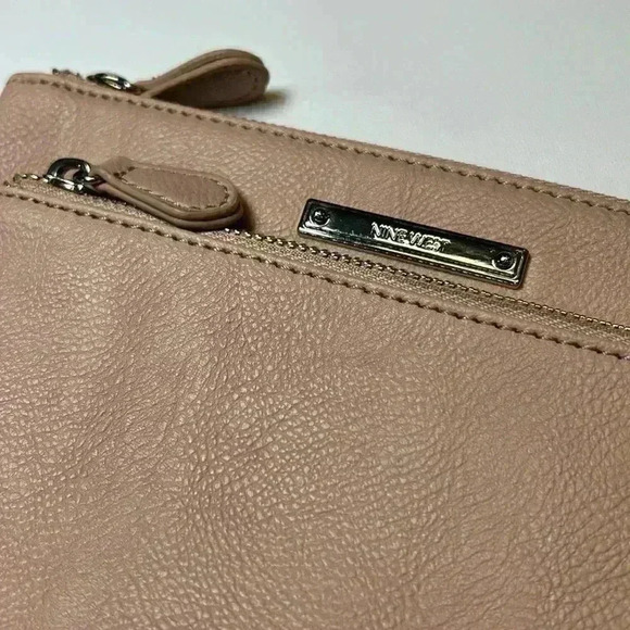 Nine West Clutch Blush Pink Purse Wallet Cash Keys Organize Cards  Makeup Dinner - Picture 2 of 11
